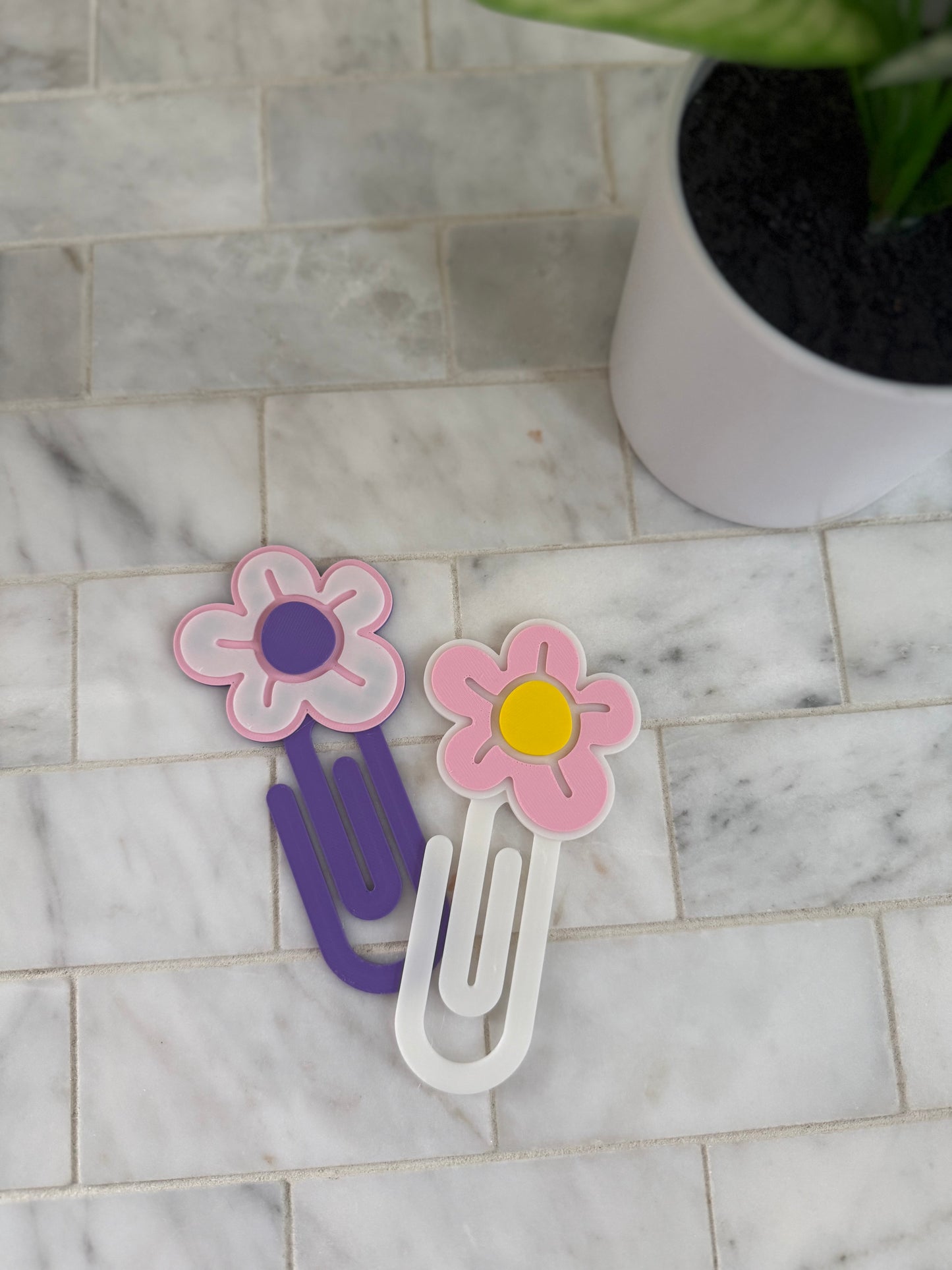 Daisie Paper Clip Bookmark | 3D Printed